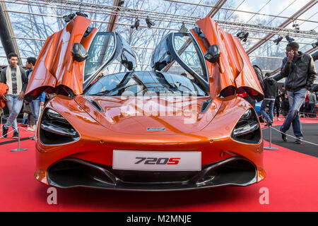 PARIS, FRANCE - 04 février 2018 : Alpine A110, la plus belle supercar de 2017 est présenté à l'exposition de Concept Cars et design Automobile en P Banque D'Images