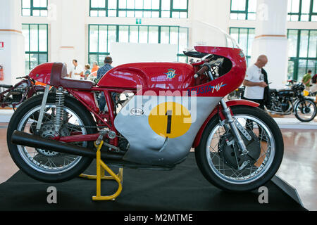 Trieste, Italie 02 sept 2016:afficher 110 anni del motoclub trieste.Photo d'une rare Giacomo Agostini MV Agusta 500cc trois est une moto de course à la concurrence Banque D'Images