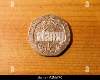 Close up au-dessus de 20p pence pièce en argent sterling ; Royaume-Uni ; d'essex en Angleterre, Royaume-Uni Banque D'Images