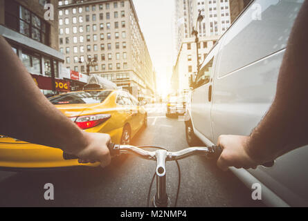 Pov location voir l'appareil photo dans la ville de New York, embouteillage Banque D'Images