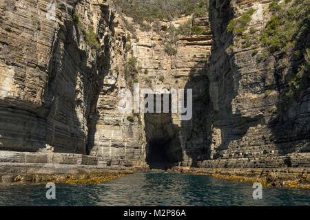 Devil's Kitchen, Tasman NP, Tasmanie, Australie Banque D'Images