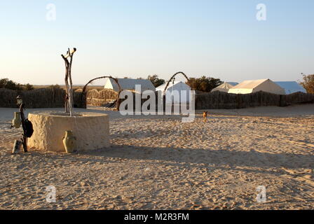 Camping dans le désert du Sahara, près de Douz, Tunisie Banque D'Images