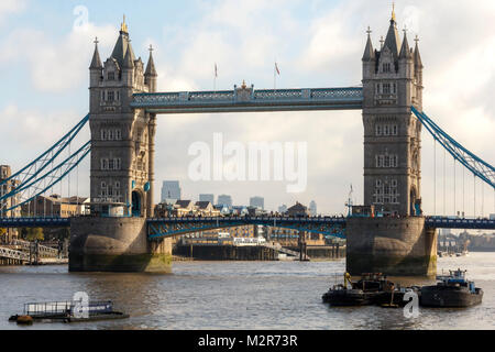 Le Tower Bridge, un bijoux d'architecture au coeur de Londres, Angleterre, Grande-Bretagne. Banque D'Images