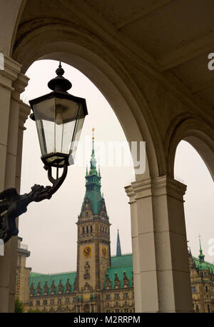 Hôtel de ville, hôtel de ville, vu de Alsterarkaden, Hambourg, Allemagne Banque D'Images