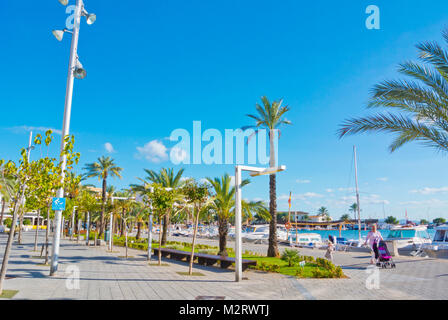 Passeig Maritim, Paseo Maritimo, la promenade du port, Port d'Alcudia, Majorque, Iles Baléares, Espagne Banque D'Images