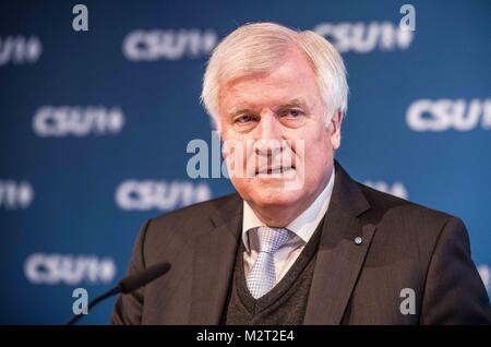 Munich, Bavière, Allemagne. Feb 8, 2018. Horst Seehofer, chef de Angela Merkel, parti frère bavarois la CSU a tenu une conférence un jour après un 177-page accord entre Angela Merkel et le SPD a été faite afin de créer un gouvernement viable et éviter de nouvelles élections. Credit : ZUMA Press, Inc./Alamy Live News Banque D'Images