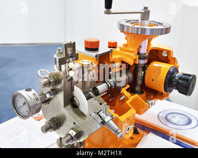 La pompe de dosage à membrane hydraulique dans la section Banque D'Images