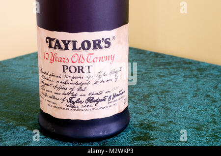 Bouteille de Taylor's Vintage Port fauve Banque D'Images