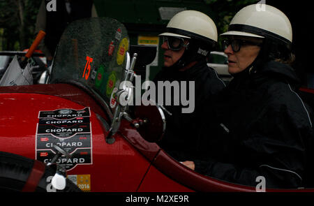 Pistoia, Italie, le 20 mai, 2017 ​. Composé de l'équipe de Carsten Eckert (G) Pierre Antoine De Selancy (F) avec leur modèle de voiture, ALFA ROMEO 6C 1500 S 1928, mo Banque D'Images