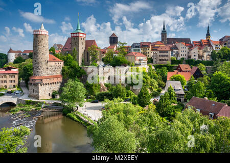 Tours médiévales de la vieille ville de Bautzen de pont sur la rivière Spree, Bautzen, Haute Lusace Région de la Saxe, Allemagne Banque D'Images