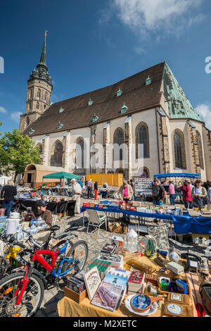 Foire de rue le dimanche, St Petri Dom (Cathédrale St Pierre) à Fleischmarkt (Place du marché de la viande) à Bautzen, Haute Lusace Région de la Saxe, Allemagne Banque D'Images