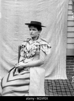 Portrait d'une femme seule, ca. 105. Banque D'Images