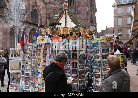 France, Alsace, Strasbourg à l'époque de Noël, Noël sur la Münsterplatz (place). Banque D'Images