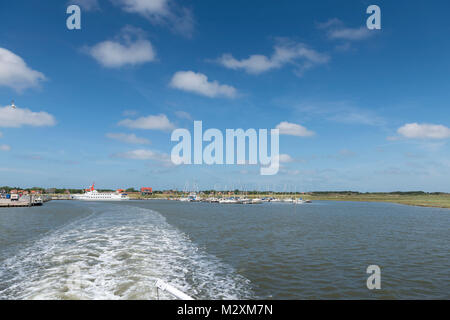 Allemagne, Basse-Saxe, en Frise orientale, l'entrée du port de l'île de la Frise orientale Spiekeroog. Banque D'Images