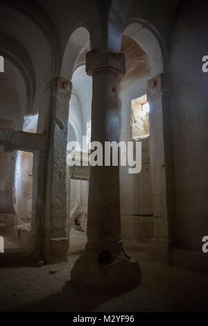 Grotte calcaire abandonnées monastère, église souterraine dans la région de Voronezh, Kalach Banque D'Images