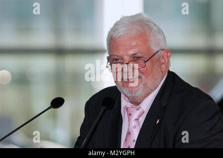 Ubergabe Des 500 Transporteur Mercedes Benz Fur Die Tafel E V