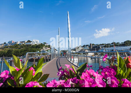 L'Angleterre, Devon, Torquay, Harbour Bridge et toits de la ville Banque D'Images