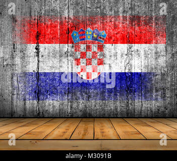 Drapeau Croatie peint sur la texture de fond en béton gris avec plancher en bois Banque D'Images