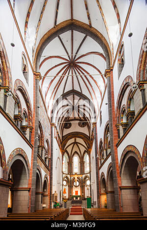 Allemagne, Rhénanie-Palatinat, Bopppard, Église de St Severus, vue intérieure Banque D'Images