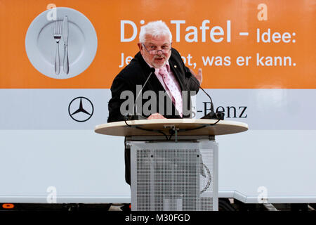 Ubergabe Des 500 Transporteur Mercedes Benz Fur Die Tafel E V