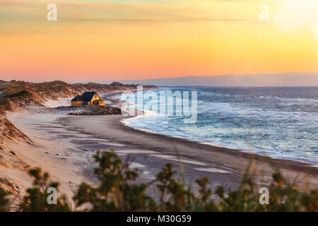 Une vieille maison à la plage près de Gammel Skagen Banque D'Images