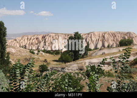 Les touristes qui visitent le parc national musée en plein air de Göreme, Cappadoce, Turquie Banque D'Images