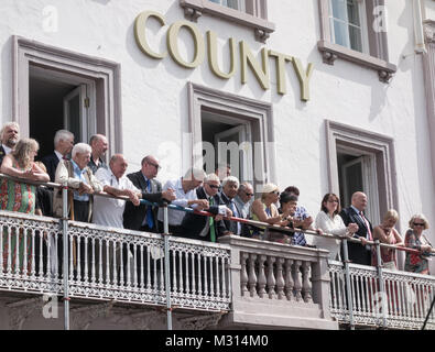 Les dirigeants de l'Union européenne, les hommes politiques et les célébrités regarder le défilé de l'hôtel County Durham au Gala des mineurs. Durham, Royaume-Uni. Banque D'Images