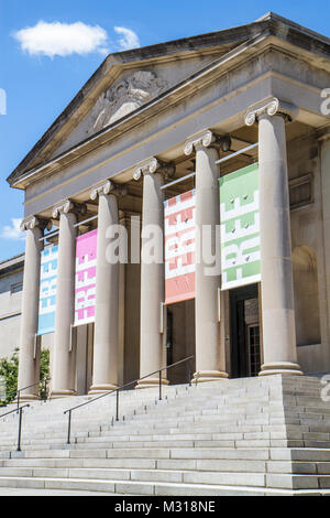 Baltimore Maryland, Wyman Park, Baltimore Museum of Art, architecture néoclassique, bannière, entrée gratuite, entrée, devant, escaliers escalier, colonne, ion Banque D'Images