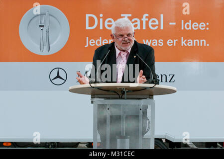 Ubergabe Des 500 Transporteur Mercedes Benz Fur Die Tafel E V