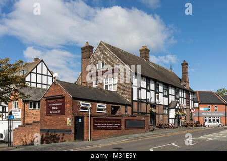 Maisons traditionnelles à Northwich - Witton Chimes pub, Cheshire, Royaume-Uni Banque D'Images