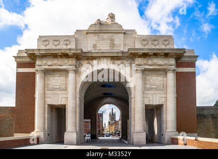 Vue sur la porte principale de Menin Ypres - Belgique Banque D'Images