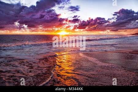 Coucher de soleil sur la plage de Brighton, Perth, Western Australia, Australia Banque D'Images