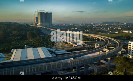 KUALA LUMPUR, MALAISIE - 3 février, 2018 : Vue aérienne de la ligne de MRT à Sungai Buloh. La MRT est un nouveau transport public dans la vallée de Klang à partir wi Banque D'Images