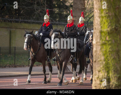 6 février 2018. Royals Blues et troupes à Constitution Hill participant à l'évolution de la Garde côtière canadienne au Queens Horse Guards, London, UK Banque D'Images