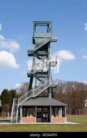 Le Barbaraturm tower, tour de l'arbre historique, Steinberger Höhe, Malberg, Rhénanie-Palatinat, Allemagne Banque D'Images