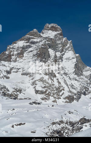 La face sud de l'Matterhorn-Cervino vu de Breuil-Cervinia, Italie Banque D'Images