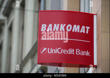 Prague, République tchèque. Feb 9, 2018. Le logo de la banque UniCredit est vu à Prague. Prague est la capitale de la République tchèque. Il a une population de plus de 1,3 millions de dollars en 2017. Credit : Omar Marques/SOPA/ZUMA/Alamy Fil Live News Banque D'Images