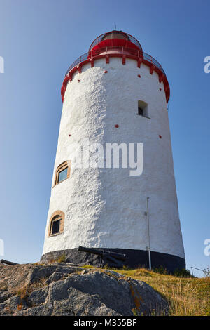 Phare, Oja Landsort (), le point le plus au sud de l'archipel de Stockholm, Suède, Scandinavie. Banque D'Images