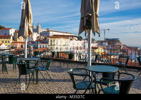 Lisbonne (Portugal) - Vue de l'Alfama de Largo de Santa Luzia Banque D'Images
