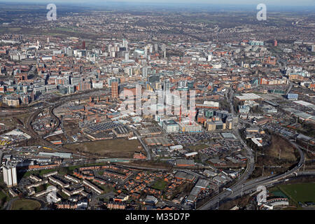 Vue aérienne du centre-ville de Leeds de l'horizon sud-ouest, UK Banque D'Images