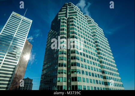 Brookfield Place North Tower dans le centre-ville de Toronto, la rue Bay, quartier des banques, vu de la tour sud. Banque D'Images