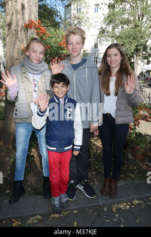 Carolin Garnier, Emilio Sanmarino, Martha Fries (Tochter von Norbert Aust) und Bruno Alexander, Premiere der neuen 'Pfefferkoerner' Staffel 10 auf dem Kinderfilmfest im Abaton-Kino, Hambourg, 29.09.2013 Banque D'Images