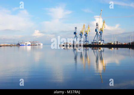 Grues de quai à quai dans Stormont port de Belfast, Irlande du Nord, Royaume-Uni Banque D'Images