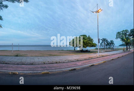 La plage de la rivière Guaiba à Ipanema - Porto Alegre, Rio Grande do Sul, Brésil Banque D'Images