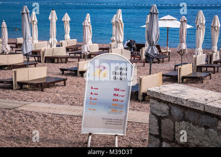 Plage de Aman Sveti Stefan Hôtel resort sur la côte adriatique du Monténégro Banque D'Images