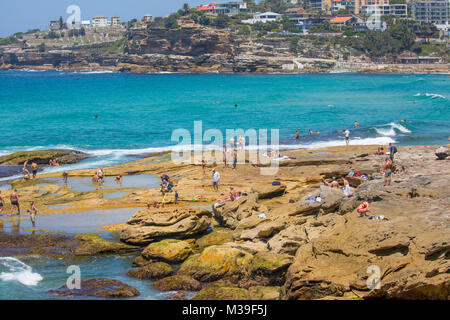 Baie Mackenzies et plage adjacente à Bronte beach dans la banlieue est de Sydney, Nouvelle Galles du Sud, Australie Banque D'Images