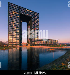 L'architecture néerlandaise moderne, la Tour de Tasmanie dans la ville de Groningen, Pays-Bas Banque D'Images