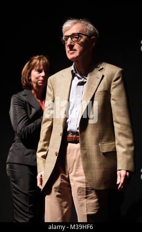 Woody Allen participant à la 'vous rencontrerez un Tall Dark Stranger' Gala d'avant présentation au cours de la 35e Festival International du Film de Toronto à l'Elgin Theatre le 12 septembre 2010, à Toronto, au Canada. Crédit : Walter McBride/MediaPunch Banque D'Images