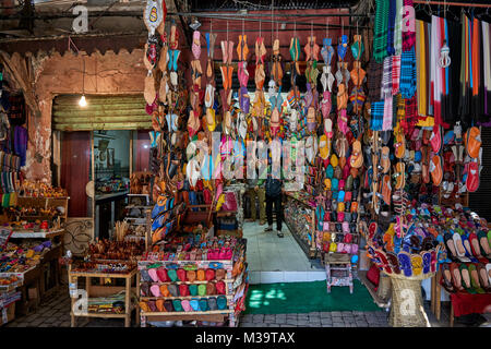 Chaussures en cuir sur le marché berbère à Marrakech, Maroc, Afrique du Sud Banque D'Images