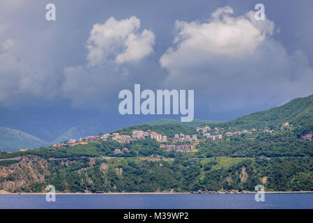 La plage de Jaz à Prijevor ville sur la mer Adriatique, près de la ville de Budva au Monténégro Banque D'Images